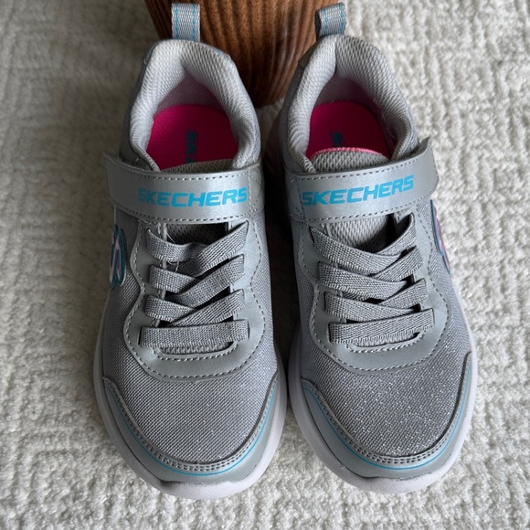 NWOT Skechers Shimmering Gray Sneakers - Picture 2 of 8